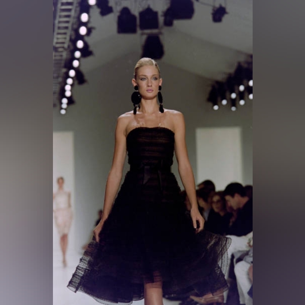 US M 8 $6,000 OSCAR DE LA RENTA STUNNING SILK BLACK BUBBLE HEM RUNWAY DRESS - Picture 7 of 13